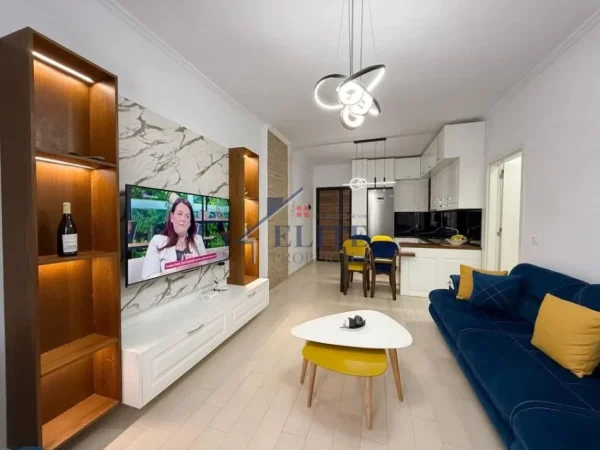 Tirane, shitet apartament 2+1+Ballkon Kati 2, 72 m² (Kopshti Botanik)