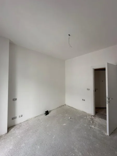 Tirane, shitet apartament 2+1+Ballkon Kati 6, 84 m² 83.300 € (Univers City)