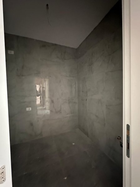 Tirane, shitet apartament 2+1+Ballkon Kati 6, 84 m² 83.300 € (Univers City)