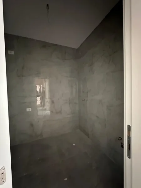 Tirane, shitet apartament 2+1+Ballkon Kati 6, 84 m² 83.300 € (Univers City)