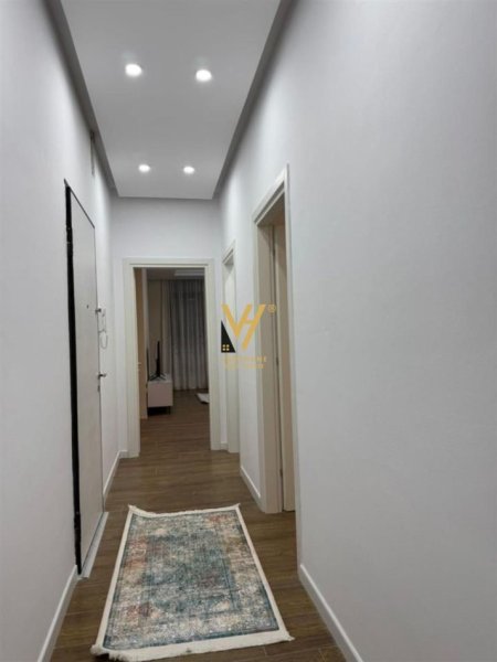 Tirane, jepet me qera apartament 2+1+Ballkon Kati 2, 95 m² 600 € (LAPRAKE)