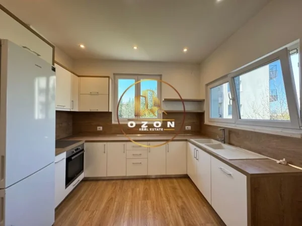 Vile për Shitje në Lunder, pranë Colombo 2, Zona e TEG-ut!