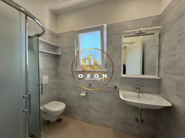 Vile për Shitje në Lunder, pranë Colombo 2, Zona e TEG-ut!