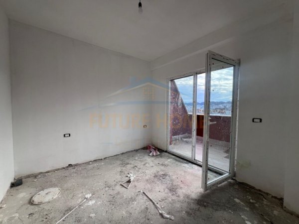 Tirane, shitet apartament 1+1+Ballkon Kati 9, 64 m² 104.000 € (Laprake)