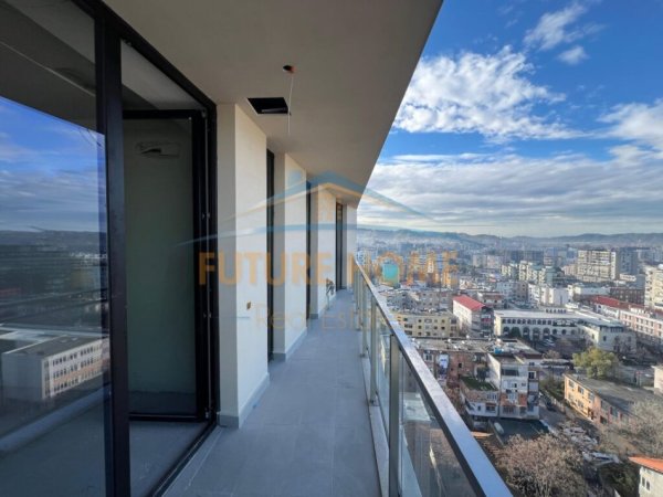 Tirane, shitet apartament 2+1+Ballkon Kati 12, 97 m² 260.000 € (mine peza)