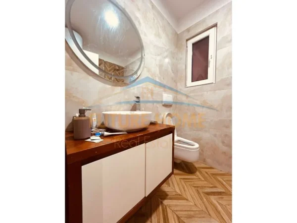 Tirane, shitet apartament 2+1+Ballkon Kati 1, 117 m² 180.000 € (KODRA E DIELLIT)