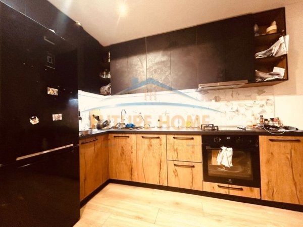 Tirane, shitet apartament 2+1+Ballkon Kati 1, 117 m² 180.000 € (KODRA E DIELLIT)