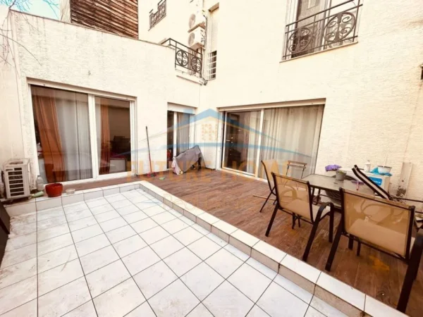 Tirane, shitet apartament 2+1+Ballkon Kati 1, 117 m² 180.000 € (KODRA E DIELLIT)