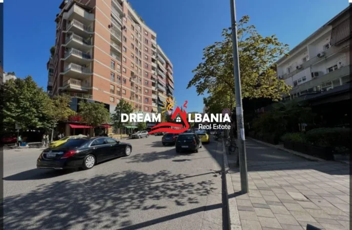Tirane, shitet apartament 1+1+Ballkon Kati 4, 56 m² 135.000 € (Rruga e Albasanit)