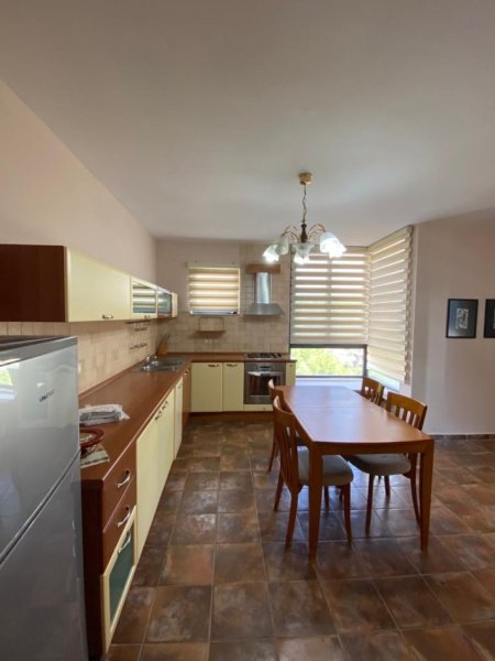 Tirane, jepet me qera apartament 2+1+Aneks+Ballkon Kati 6, 90 m² 600 € (air albania)
