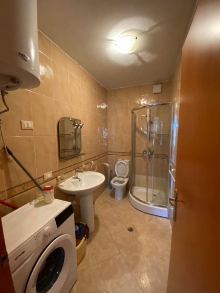 Tirane, jepet me qera apartament 2+1+Aneks+Ballkon Kati 6, 90 m² 600 € (air albania)