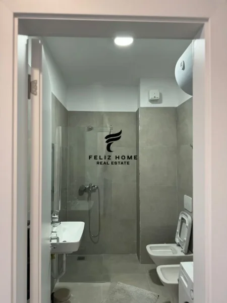 Tirane, jepet me qera apartament 1+1+Ballkon Kati 6, 60 m² 650 € (KARL GEGA)