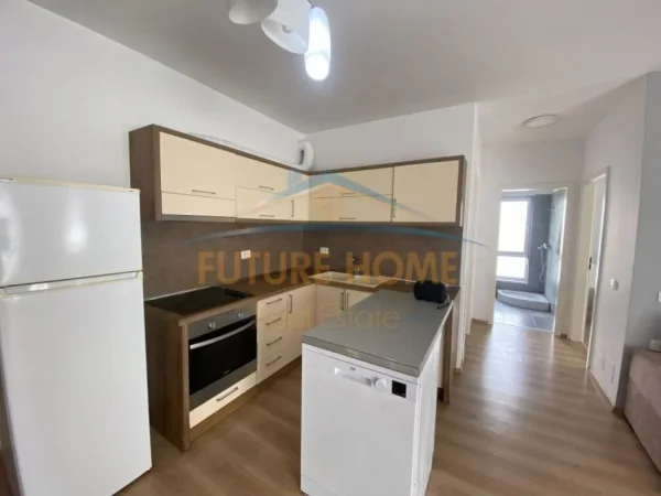 Tirane, shitet apartament 2+1+Ballkon Kati 5, 229.000 € (Kompleksi Kontakt, 21 Dhjetori)