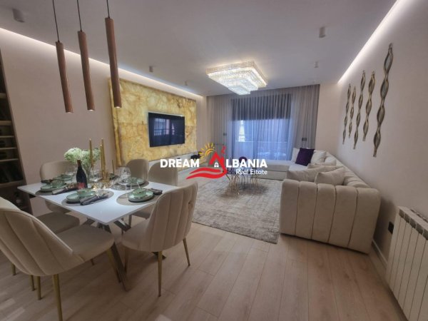 Tirane, jepet me qera apartament 2+1 Kati 9, 120 m² 1.800 € (rrugen Sami Frasheri)