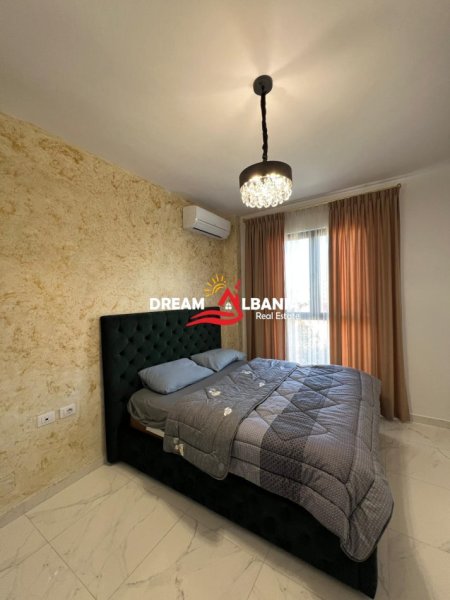 Tirane, jepet me qera apartament 2+1+Ballkon Kati 3, 90 m² 600 € (Prane Casa Italia, tek hotel Mercure)