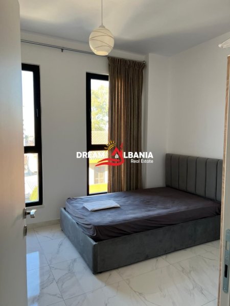 Tirane, jepet me qera apartament 2+1+Ballkon Kati 3, 90 m² 600 € (Prane Casa Italia, tek hotel Mercure)