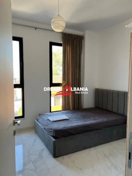 Tirane, jepet me qera apartament 2+1+Ballkon Kati 3, 90 m² 600 € (Prane Casa Italia, tek hotel Mercure)