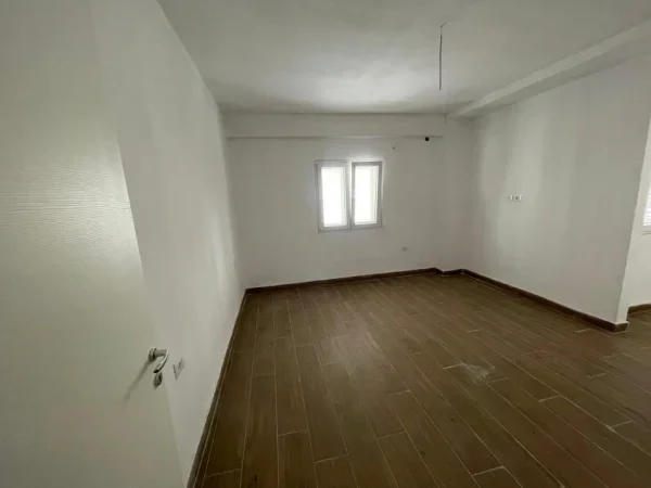 Tirane, shitet apartament 1+1+Ballkon Kati 3, 70 m² 119.374 € (Selite)