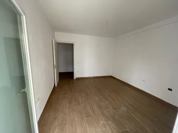 Tirane, shitet apartament 1+1+Ballkon Kati 3, 70 m² 119.374 € (Selite)