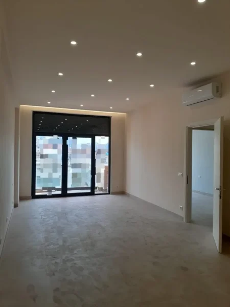 Tirane, jepet me qera zyre Kati 1, 115 m² 800 € (drritan hoxha)