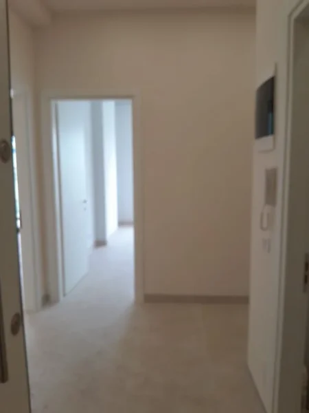 Tirane, jepet me qera zyre Kati 1, 115 m² 800 € (drritan hoxha)