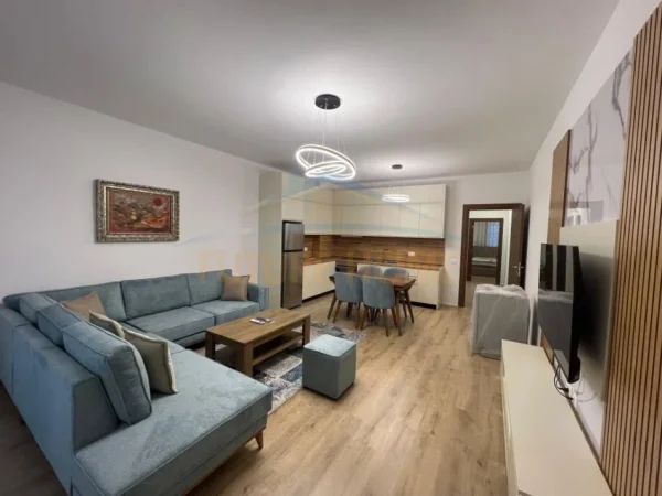 Tirane, jepet me qera apartament 2+1+Ballkon Kati 3, 113 m² 800 € (Rruga e Dibres)