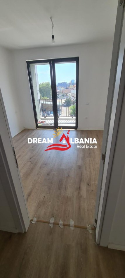 Tirane, jepet me qera zyre Kati 4, 75 m² 600 € (Ne Rrugen Siri Kodra, Ne Afersi te Bulevardit te Ri)