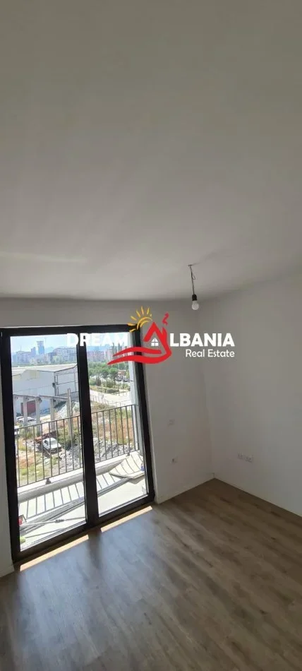 Tirane, jepet me qera zyre Kati 4, 75 m² 600 € (Ne Rrugen Siri Kodra, Ne Afersi te Bulevardit te Ri)