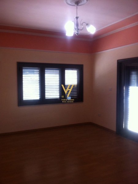 Tirane, jepet me qera Vile 3 Katshe Kati 0, 565 m² 2.500 € (QYTET STUDENTI)