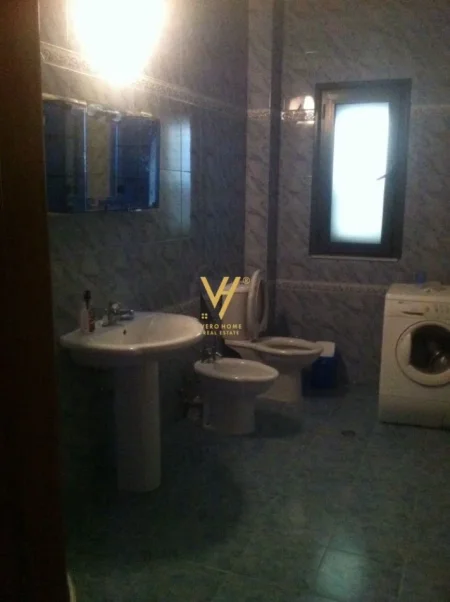 Tirane, jepet me qera Vile 3 Katshe Kati 0, 565 m² 2.500 € (QYTET STUDENTI)