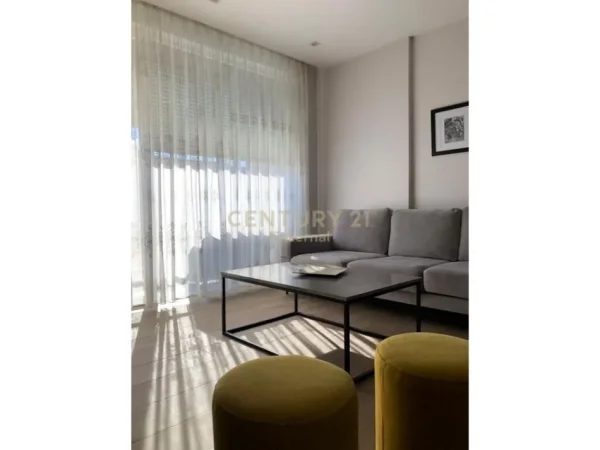 Tirane, jepet me qera apartament 2+1 Kati 5, 130 m² 1.000 € (21 dhjetori)