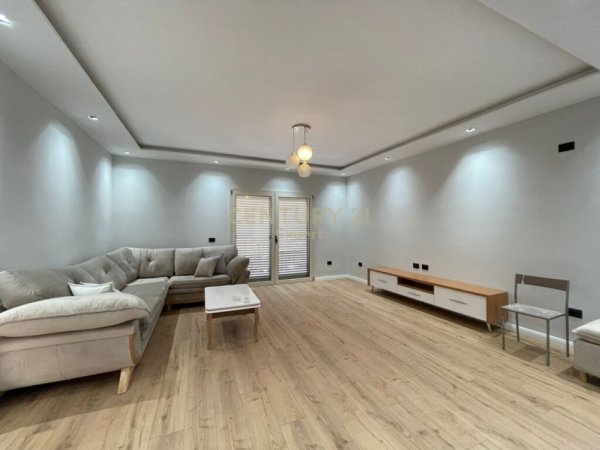 Tirane, jepet me qera apartament 2+1 Kati 2, 125 m² 600 € (rruga e elbasanit)