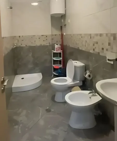 Tirane, jepet me qera apartament 2+1 Kati 7, 120 m² 550 € (Astir)