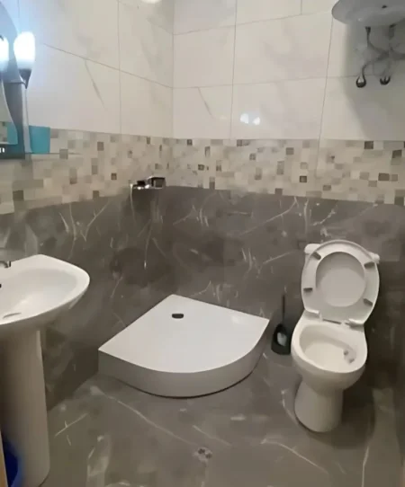 Tirane, jepet me qera apartament 2+1 Kati 7, 120 m² 550 € (Astir)
