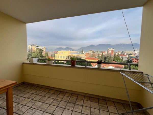 Tirane, jepet me qera apartament 3+1 Kati 5, 160 m² 1.200 € (rruga elbasanit)