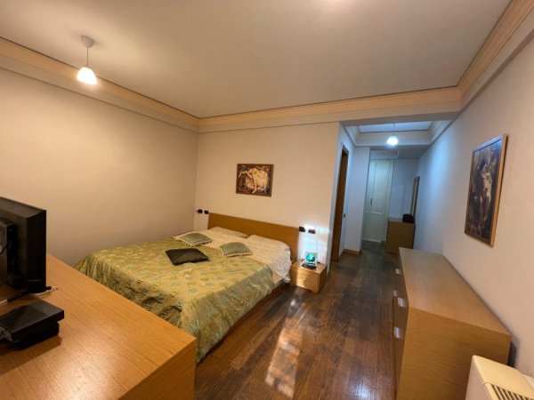 Tirane, jepet me qera apartament 3+1 Kati 5, 160 m² 1.200 € (rruga elbasanit)