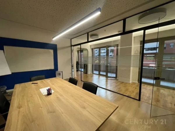 Tirane, jepet me qera ambjent biznesi Kati 1, 260 m² 3.500 € (rruga e kavajes)