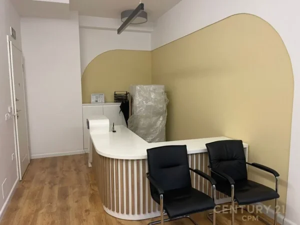 Tirane, jepet me qera ambjent biznesi Kati 1, 260 m² 3.500 € (rruga e kavajes)