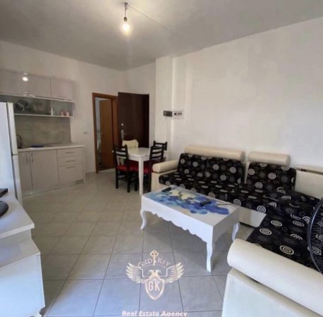 Durres, jepet me qera apartament 1+1+Ballkon Kati 10, 71 m² 299 € (RROTA KUQE)