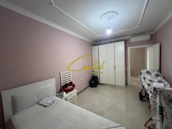 Tirane, jepet me qera apartament 2+1 Kati 3, 125 m² 550 € (ASTIR)