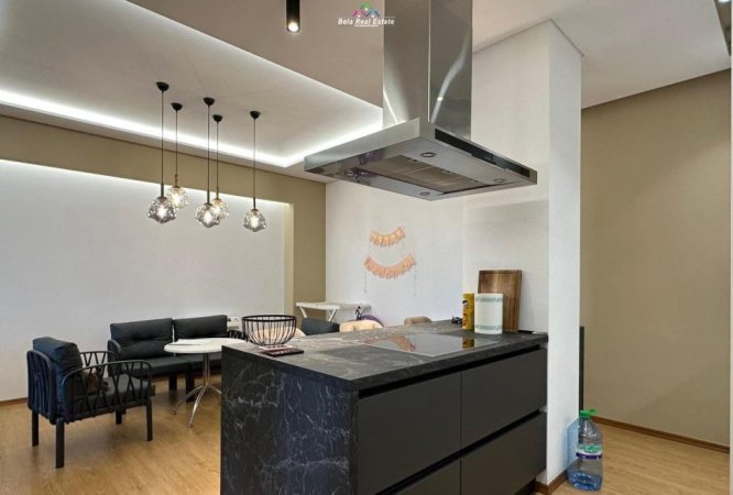 Tirane, jepet me qera apartament 2+1 Kati 7, 134 m² 1.100 € (rruga e kavajes)