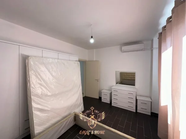 Durres, jepet me qera apartament 3+1+Ballkon Kati 6, 140 m² 600 € (QENDER)