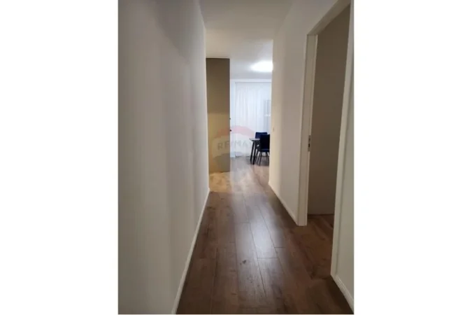 Tirane, jepet me qera 2+1 , (Apartament 2+1 me Qira tek Kopshti Botanik!)