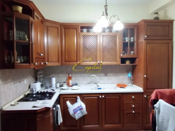 Tirane, jepet me qera apartament 2+1 Kati 5, 80 m² 600 € (STACIONI TRENIT)