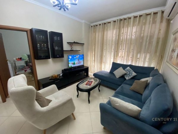 Tirane, jepet me qera apartament 2+1 Kati 3, 73 m² 600 € (rruga e durresit)