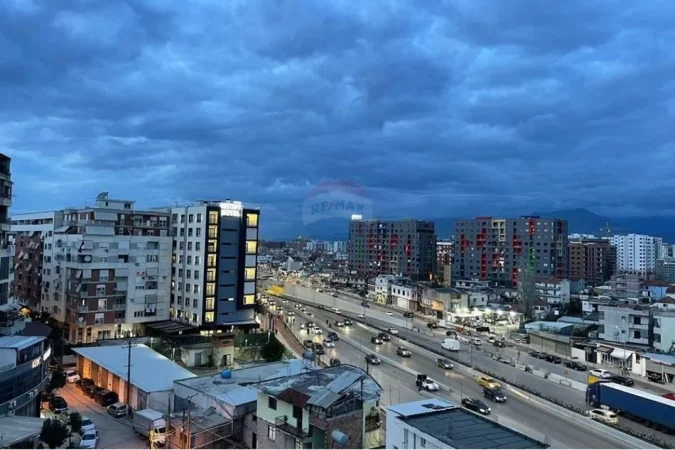 Tirane, shitet , (APARTAMENT 2+1+2 PER SHITJE NE ASTIR)