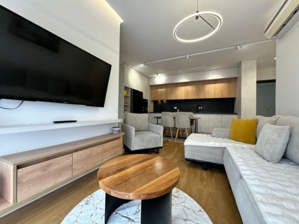 Tirane, jepet me qera apartament 2+1 Kati 2, 100 m² 700 € (rruga e kavajes)