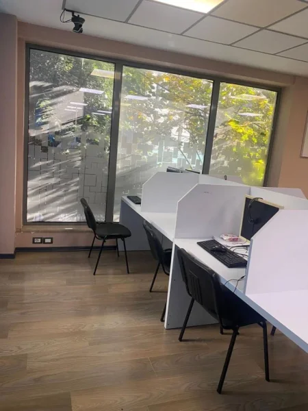 Tirane, jepet me qera ambjent biznesi Kati 1, 288 m² 3.000 € (Rruga e Dibres)