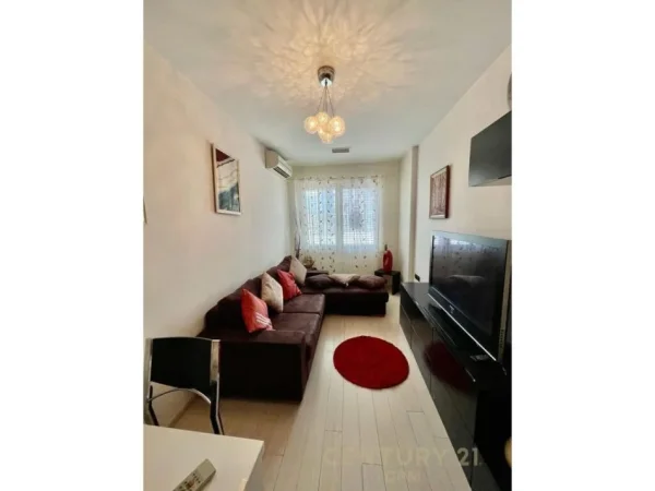 Tirane, jepet me qera apartament 1+1 Kati 9, 80 m² 550 € (rruga e kavajes)