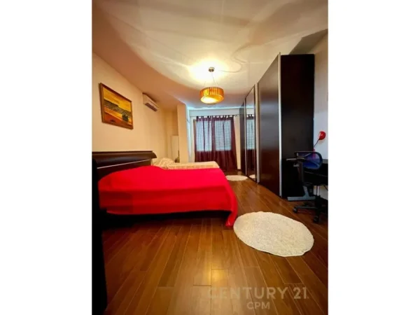 Tirane, jepet me qera apartament 1+1 Kati 9, 80 m² 550 € (rruga e kavajes)